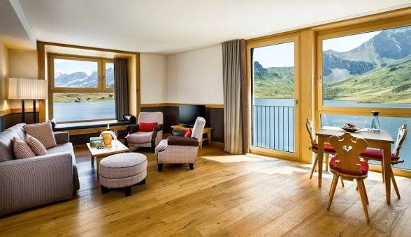 Lake View Suite